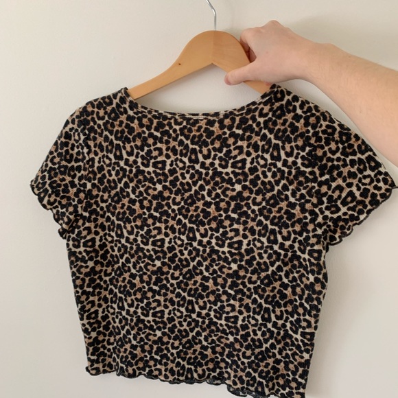 Soft Cropped Leopard Print - Picture 2 of 2
